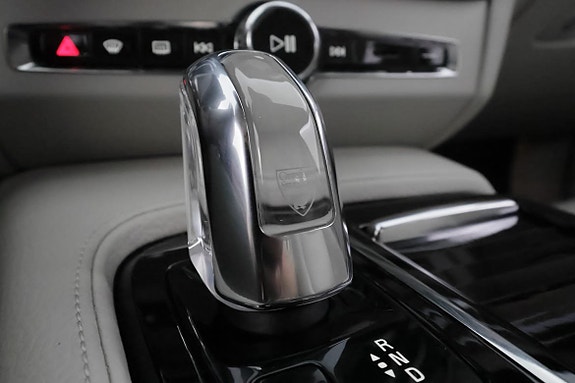 Volvo S90 24 of 30
