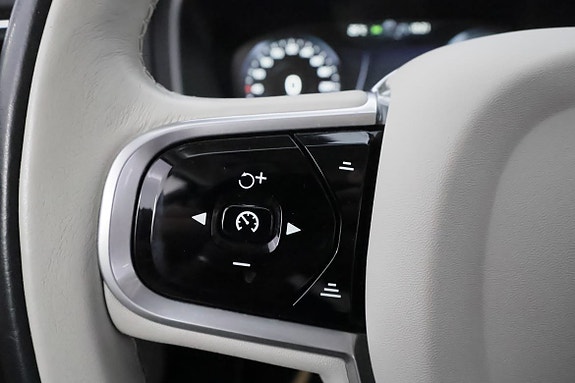 Volvo S90 17 of 30
