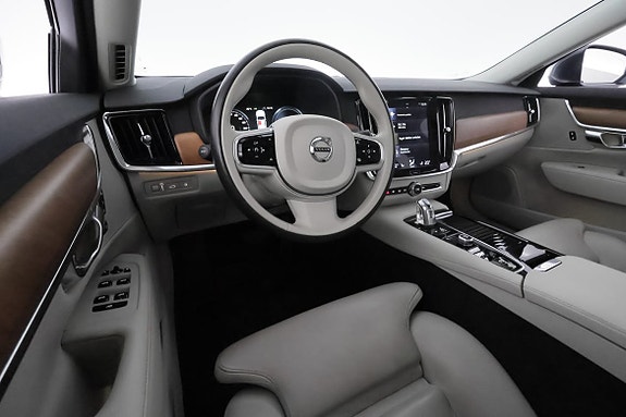 Volvo S90 13 of 30