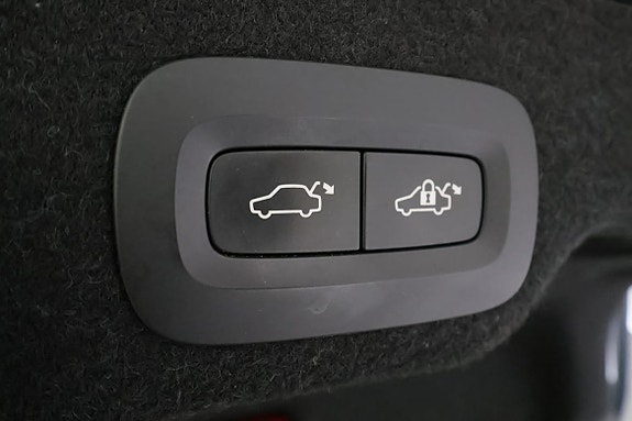 Volvo S90 10 of 30