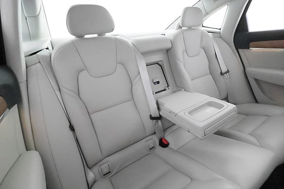 Volvo S90 22 of 30