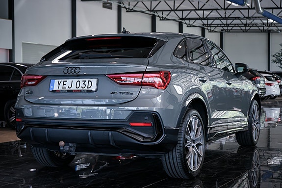 Audi Q3 6 of 30