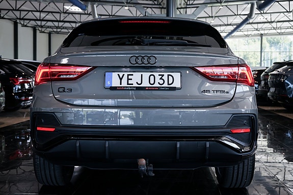 Audi Q3 8 of 30