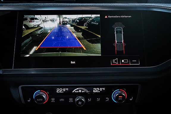 Audi Q3 20 of 30