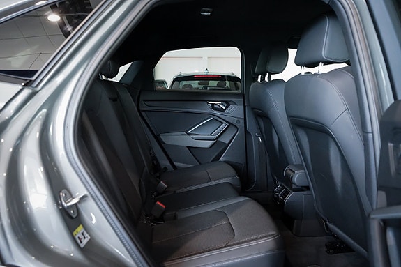 Audi Q3 13 of 30