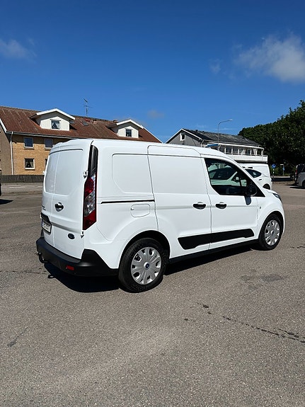 Ford Transit Connect 4 of 5