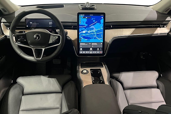 Volvo EX90 8 of 22
