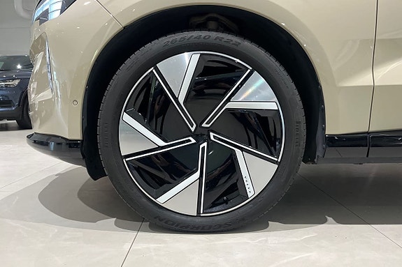 Volvo EX90 12 of 22