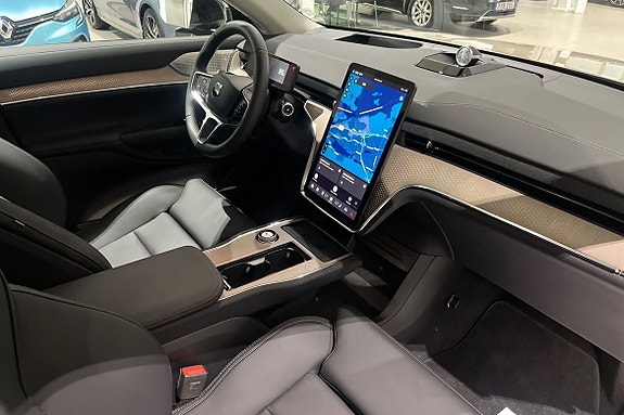 Volvo EX90 14 of 22