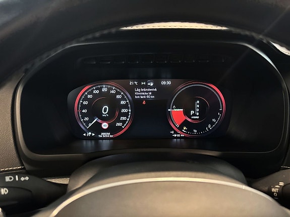 Volvo XC90 16 of 21
