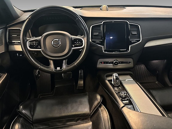 Volvo XC90 14 of 21