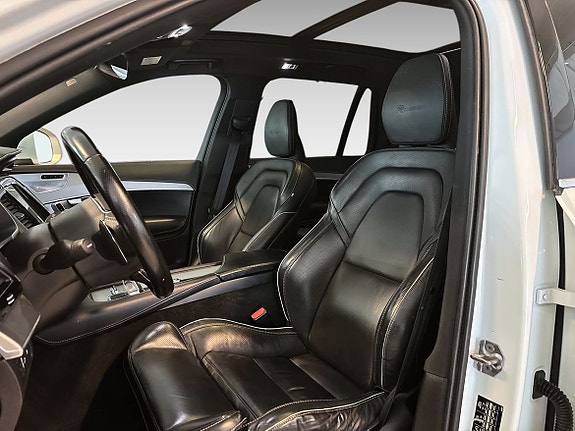 Volvo XC90 10 of 21