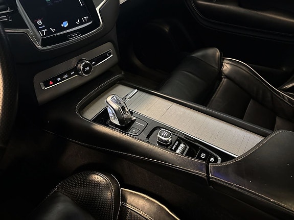 Volvo XC90 19 of 20