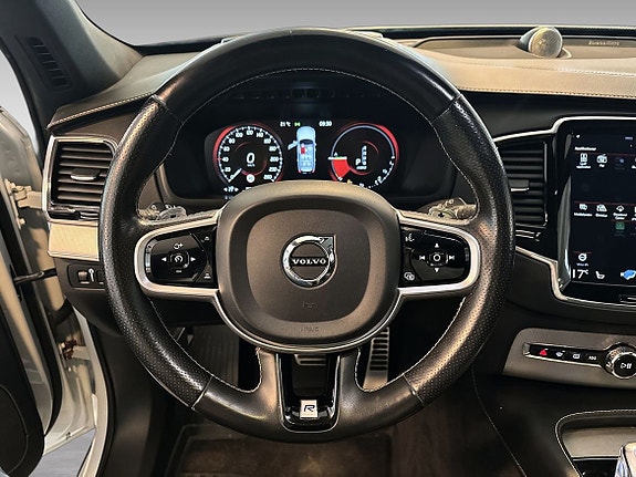 Volvo XC90 14 of 20