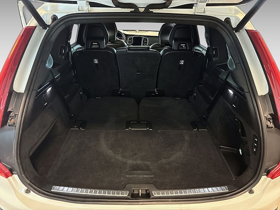 Volvo XC90 20 of 20