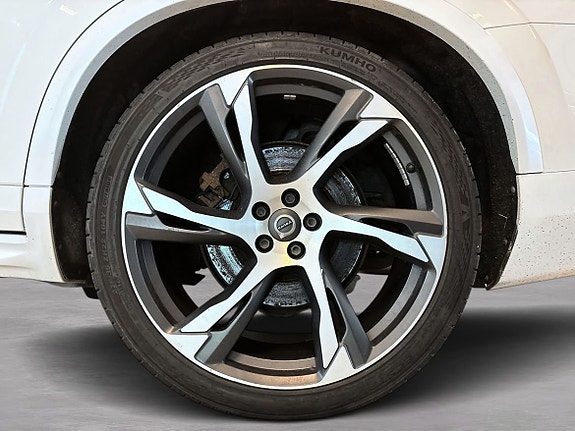 Volvo XC90 8 of 20
