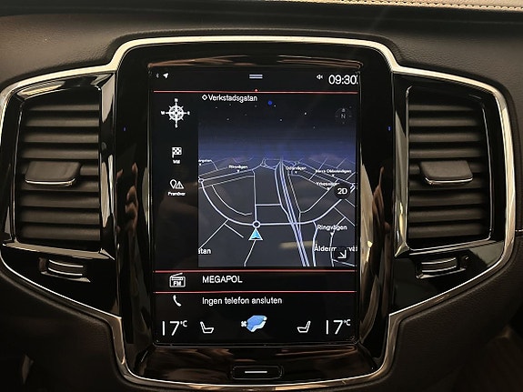 Volvo XC90 17 of 21