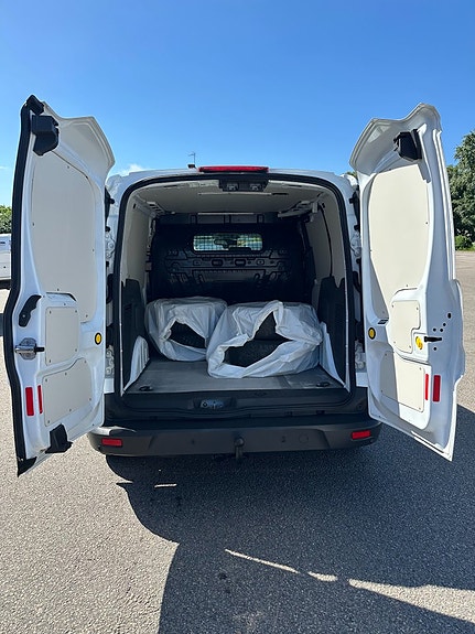 Ford Transit Connect 4 of 5