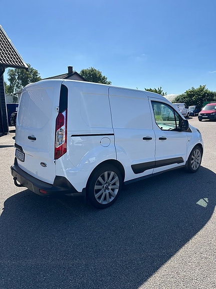 Ford Transit Connect 2 of 5
