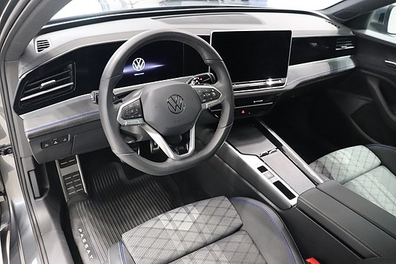 Volkswagen Passat 9 of 11