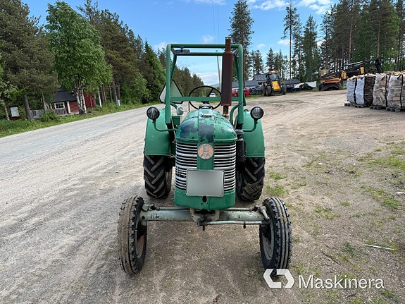 Traktor Bolinder-Munktell 210 teddy 2 of 27