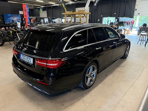 Mercedes-Benz E300 de 6 of 13