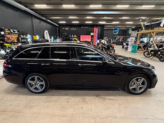 Mercedes-Benz E300 de 5 of 13