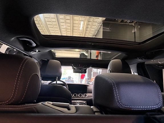 Mercedes-Benz E300 de 13 of 13