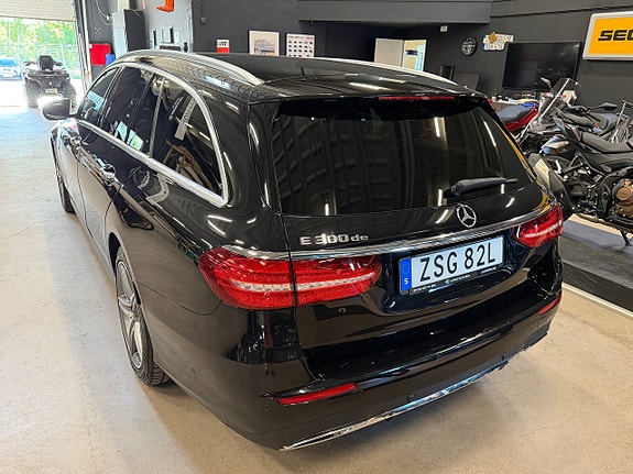Mercedes-Benz E300 de 8 of 13