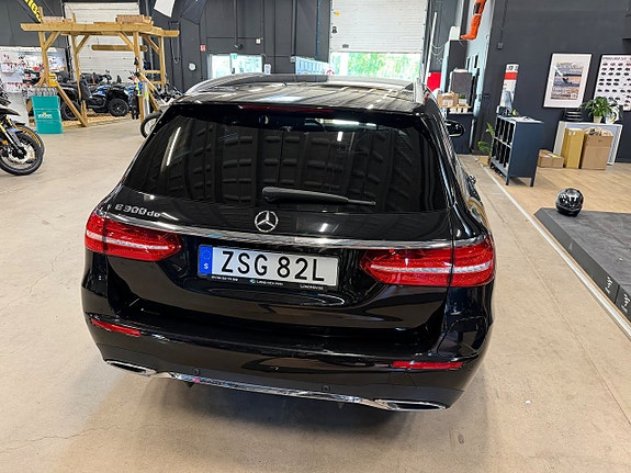 Mercedes-Benz E300 de 7 of 13