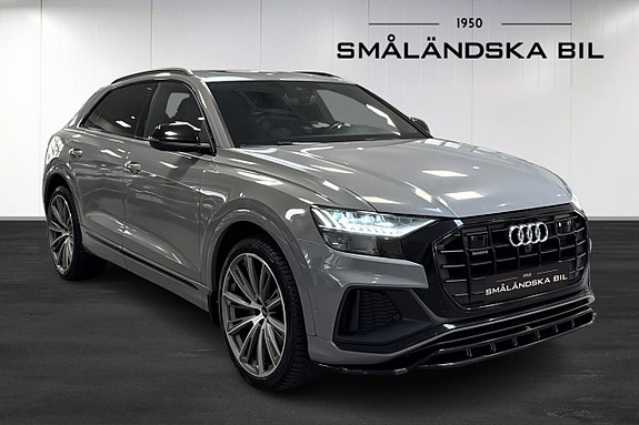Audi Q8 2 of 5