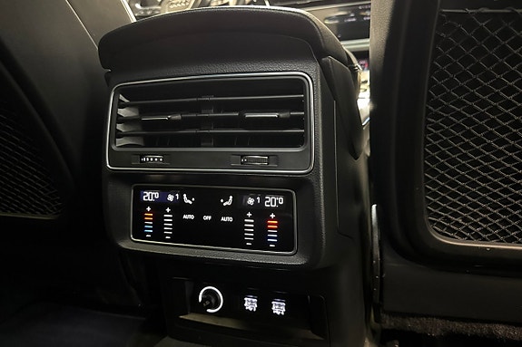 Audi Q8 16 of 19
