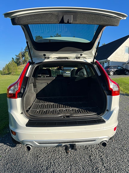 Volvo XC60 8 of 11