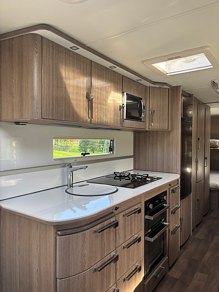 KABE Imperial Hacienda 880 GLE 4 of 10