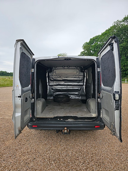 Opel Vivaro 5 of 5