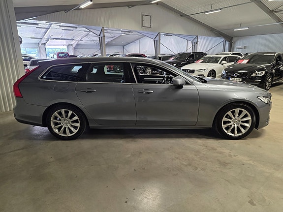 Volvo V90 3 of 5