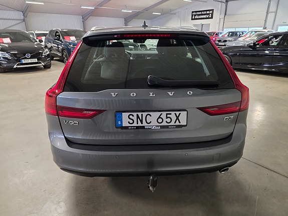 Volvo V90 4 of 5