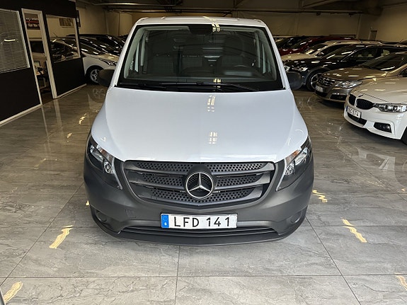 Mercedes-Benz Vito 111 8 of 17