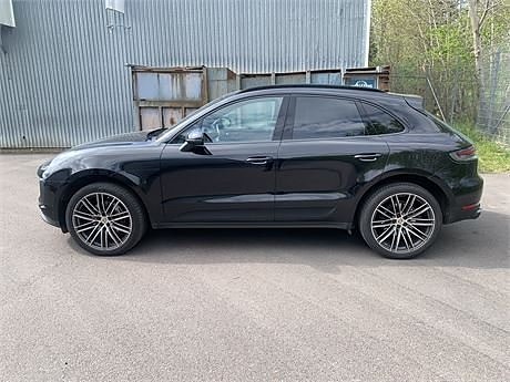 Porsche Macan 2 of 5