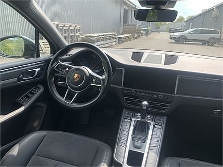 Porsche Macan 6 of 10