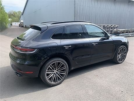Porsche Macan 4 of 5