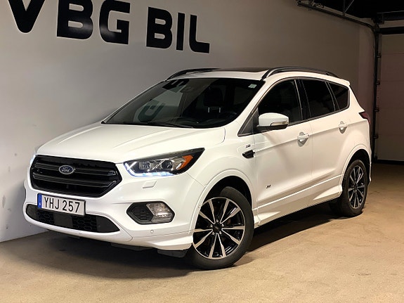 Ford Kuga 2 of 5