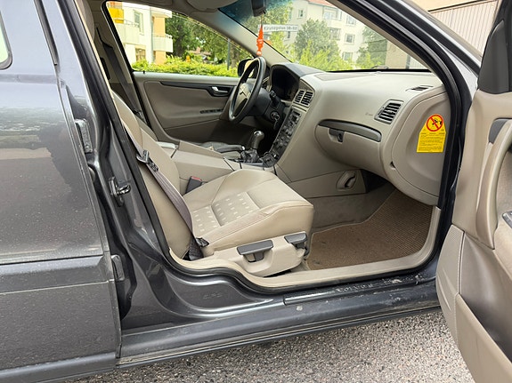 Volvo S60 5 of 5