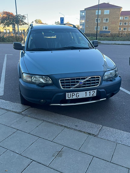 Volvo XC70 2 of 4
