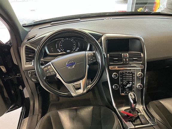 Volvo XC60 2 of 14