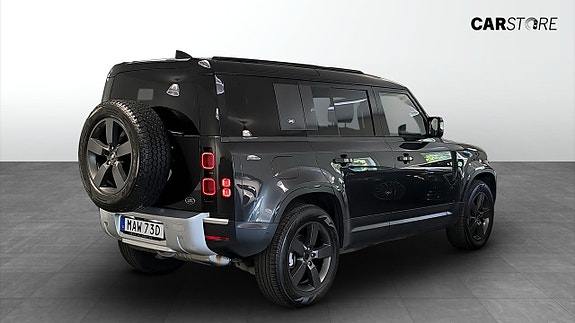 Land Rover Defender 110 2 of 5