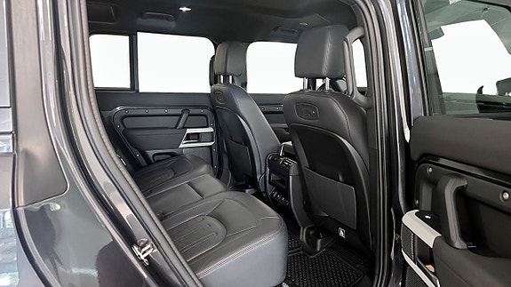 Land Rover Defender 110 5 of 5