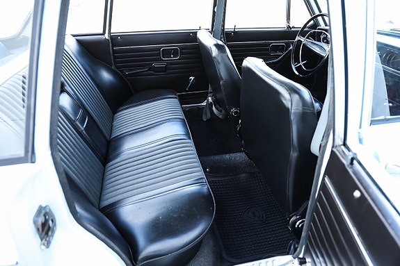 Volvo 144 14 of 17