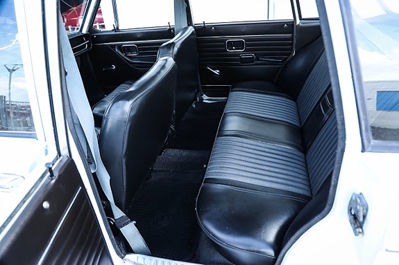Volvo 144 12 of 17