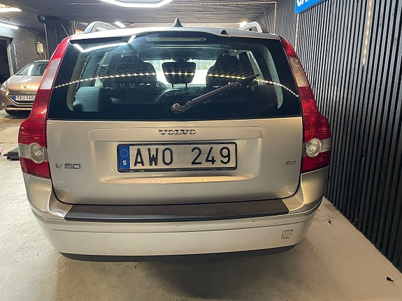 Volvo V50 3 of 13